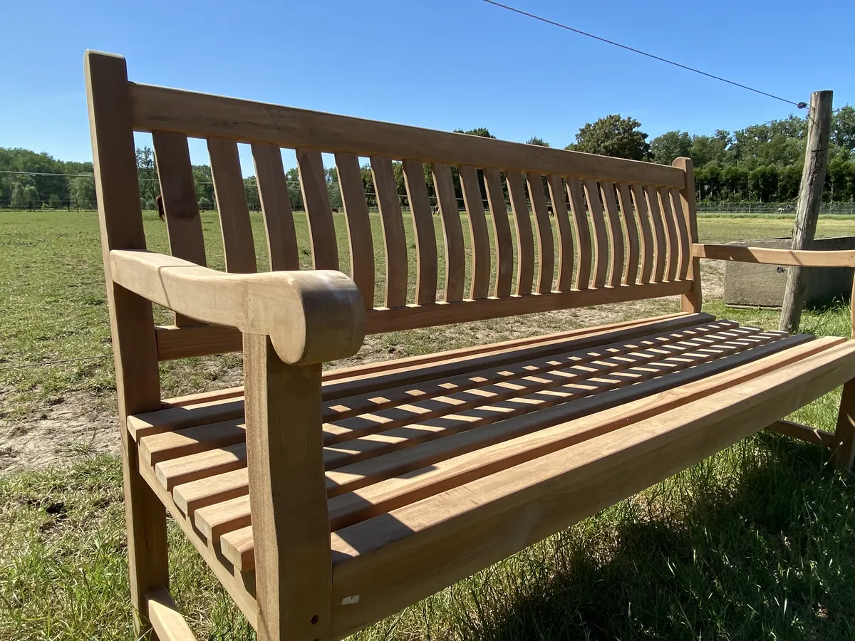 Teakhouten tuinbank van 180 cm, schuin van voren